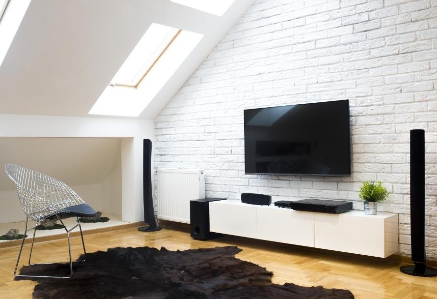 ¿Cómo arreglar una pared de TV? Ideas interesantes para el espacio alrededor del televisor.