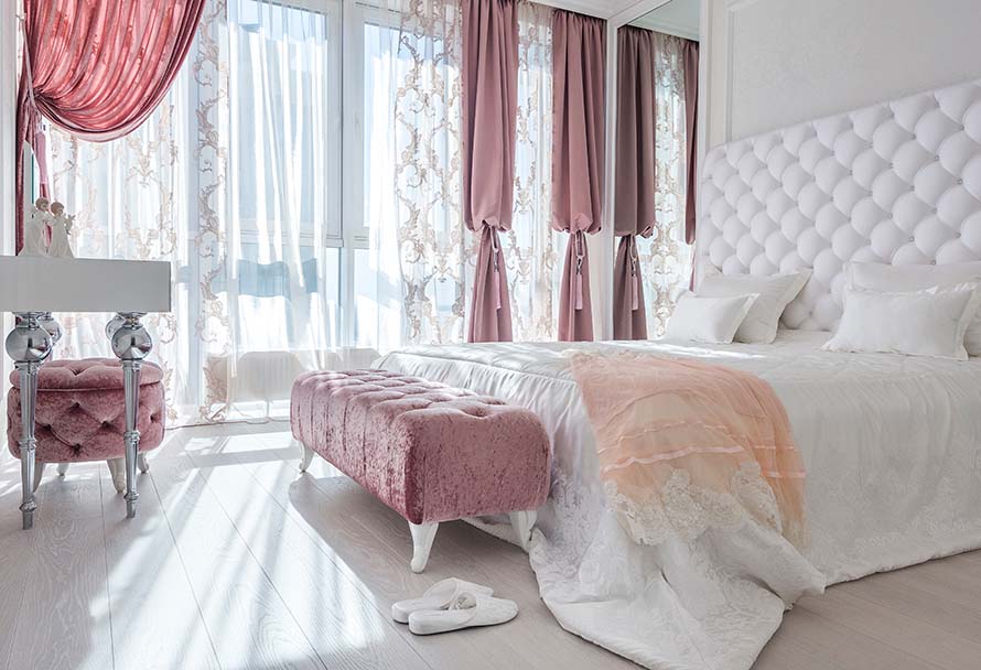 Dormitorio glamoroso: formas de diseñar un espacio lujoso